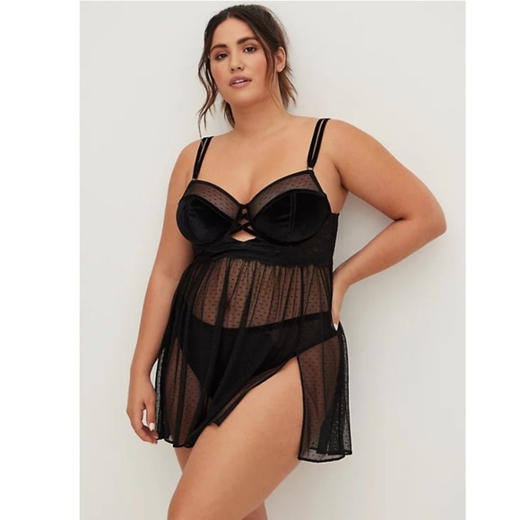 TORRID NWT VELOUR AND LACE BABYDOLL - Picture 1 of 6